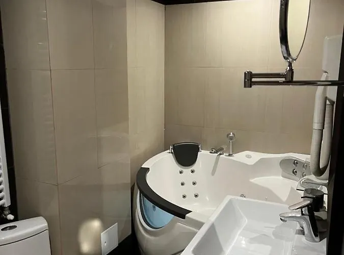 Large 2 Bedroom Soseaua Nordului דירה *